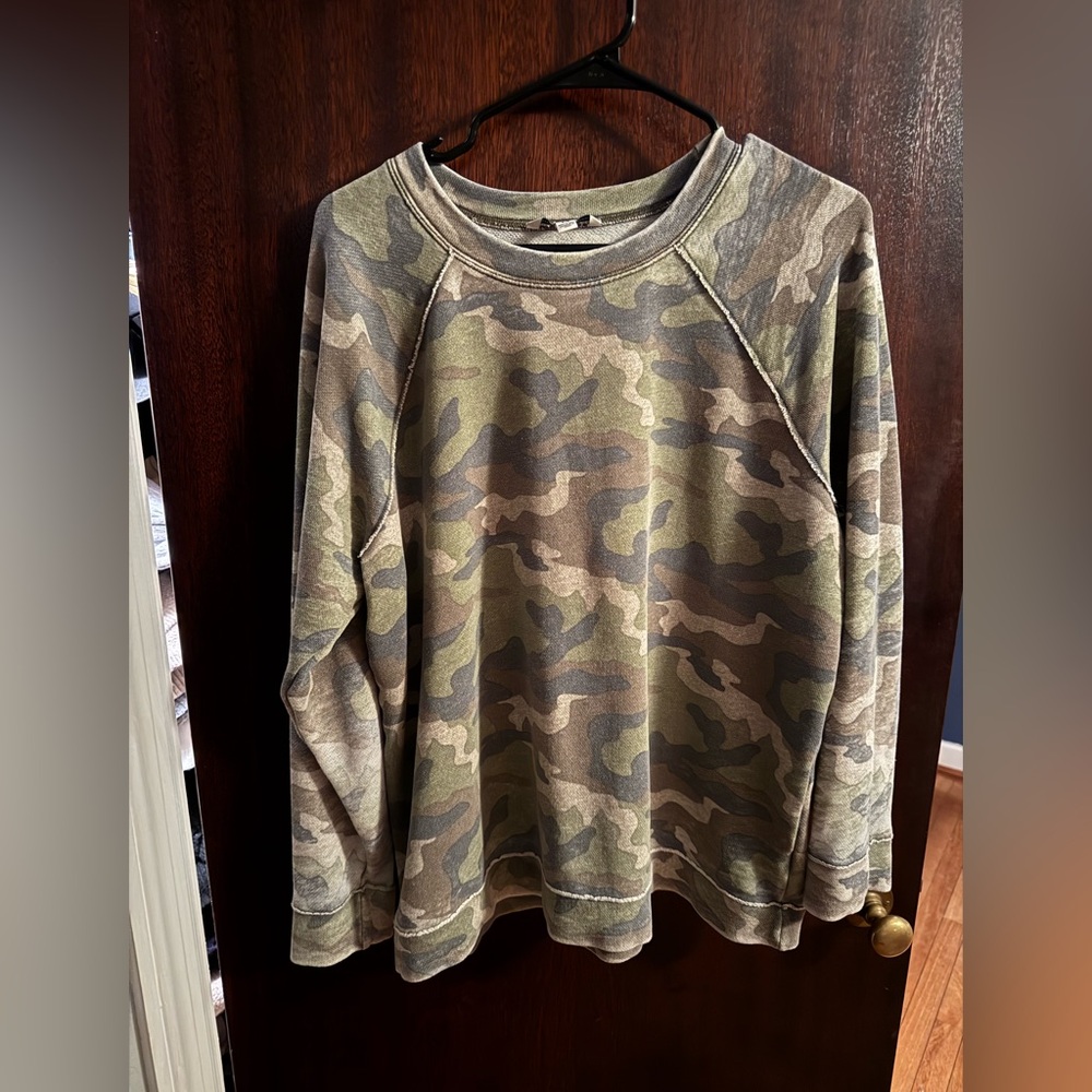 American Eagle top